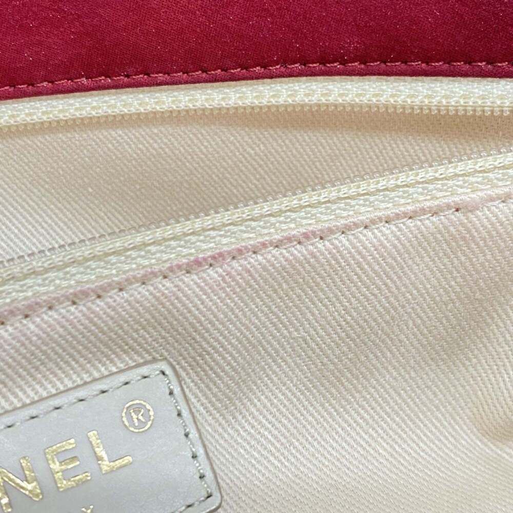 CHANEL Red Leather Shoulder Bag - Picture 11 of 13